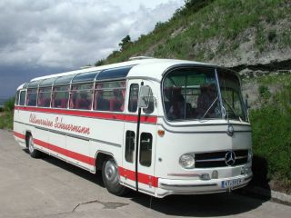 Oldtimerbus aussen nach Restaurierung